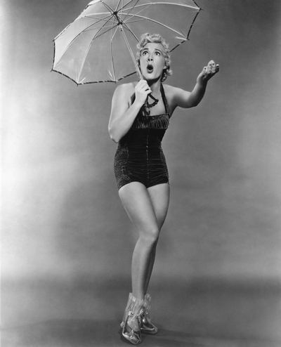 Betty Hutton - Mit Regenschirm