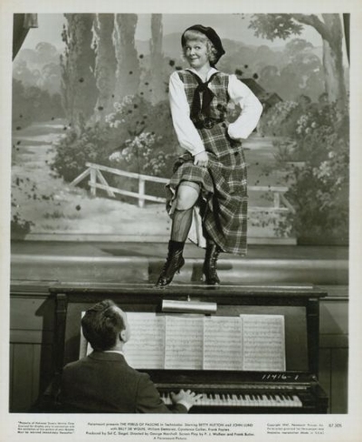Betty Hutton - Auf der Bühne, resp. Klavier