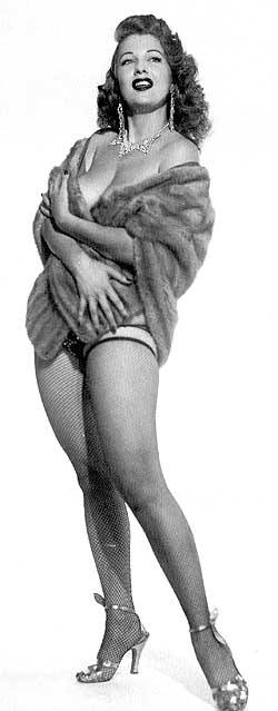 Tempest Storm - in Pelz gehüllt