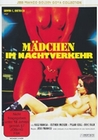 Mädchen im Nachtverkehr
